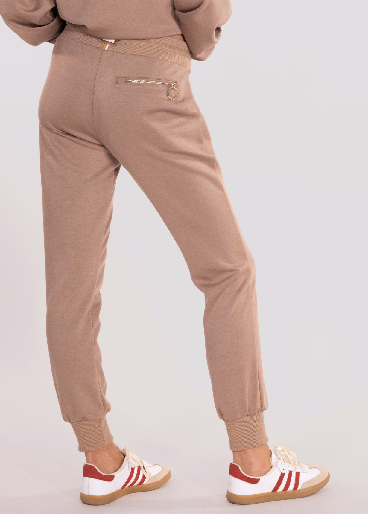 PANTALON REGULAR FIT LOUISE MOKA